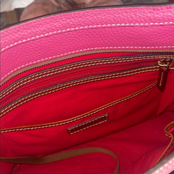 DOONEY & BOURKE Lexington shoulder bag in bright pink. - Picture 9 of 12